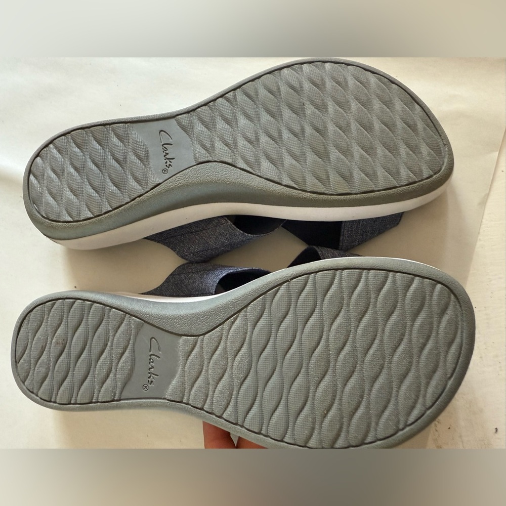 Cloudsteppers by Clarks Gray Sandals - Picture 4 of 4